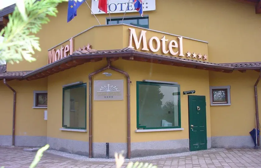 Hotel Adda - Image 1