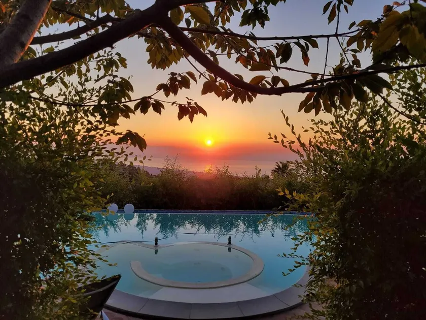Etna Sunshine Rent Rooms - Image 1
