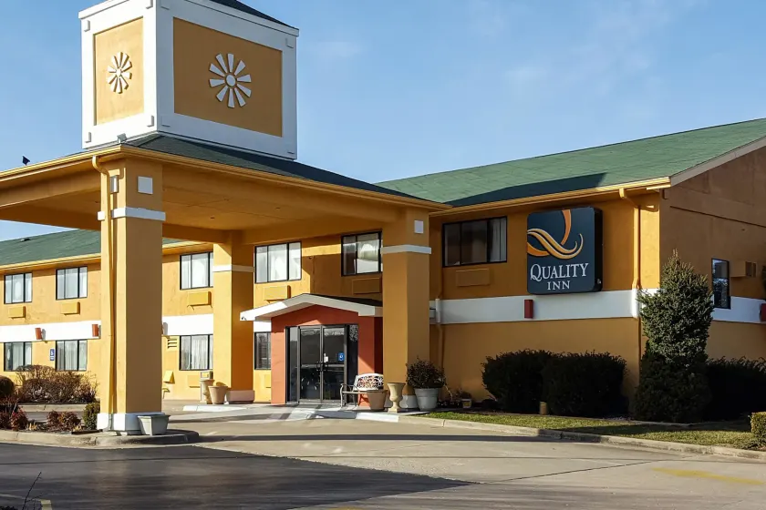 Quality Inn Ozark-Springfield South - Image 1