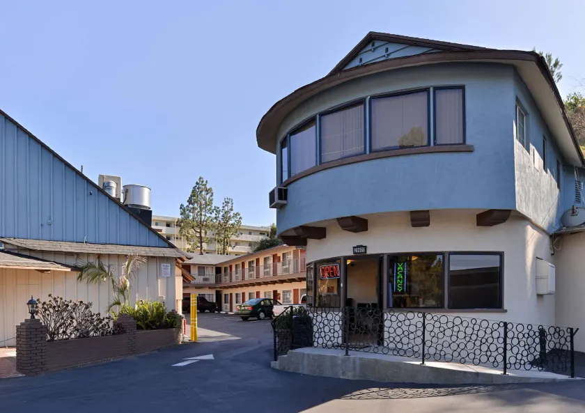 Americas Best Value Inn Rancho Palos Verdes - Image 1