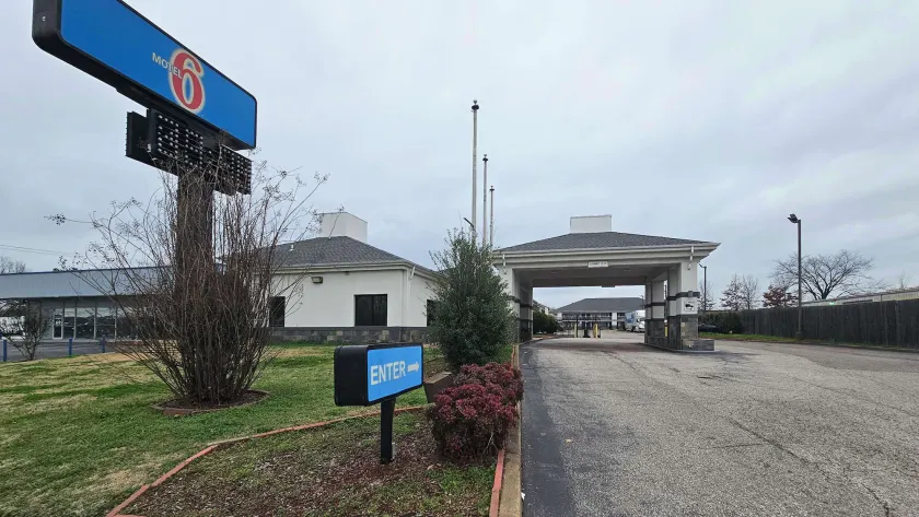 Motel 6 Memphis, TN - Graceland - Image 1