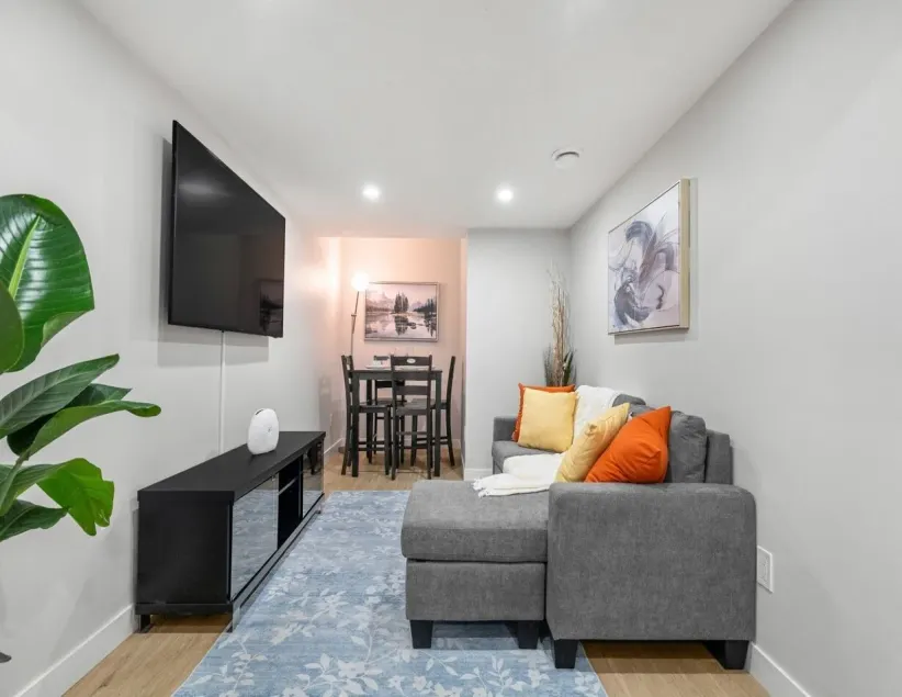 Entire Modern, Stylish 2BR Suite with Private Entrance - Image 1