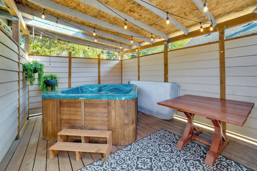 Hot Tub, 5 Mi to Dtwn! Newly Updated Seattle Home - Innenbereich