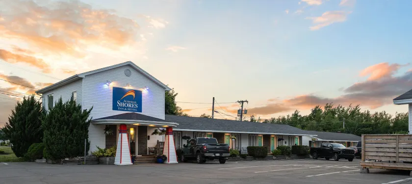 Shores Inn & Hotel - Image 1