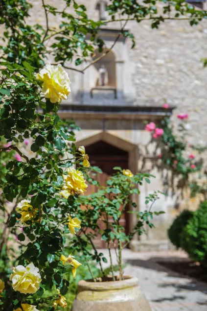Auberge De Noves - Image 1