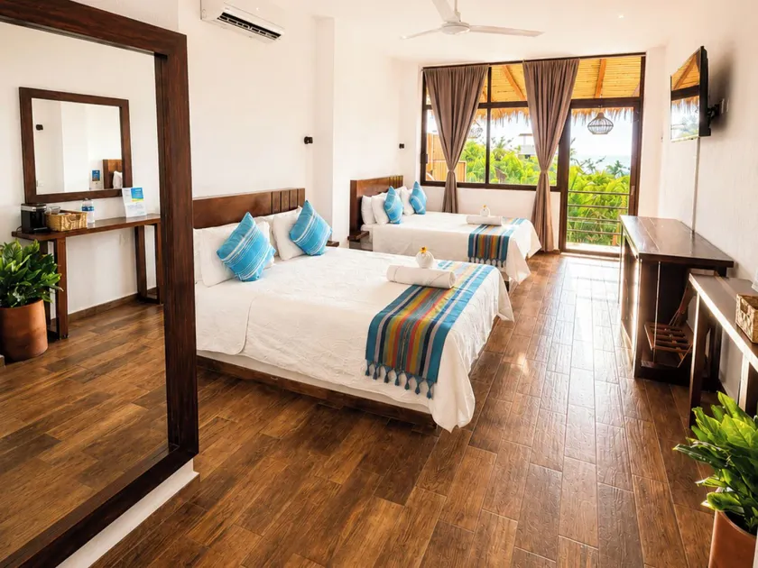 Punta Kai Hotel & Hostal - Image 1