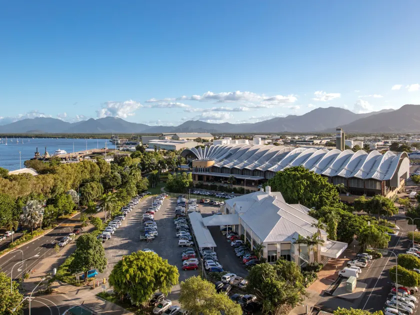 Piermonde Apartments Cairns - Image 1
