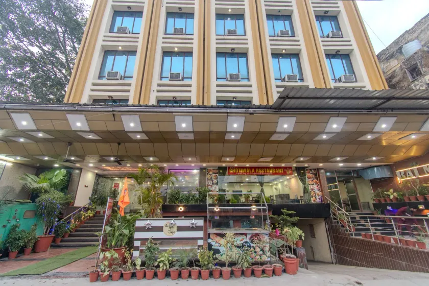 Hotel Raj Mandir - Image 1
