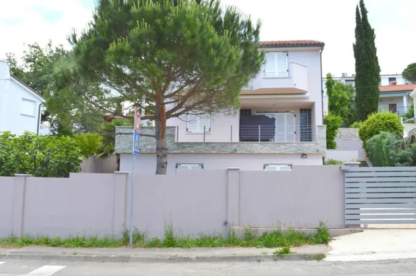 Apartment King - Image 1