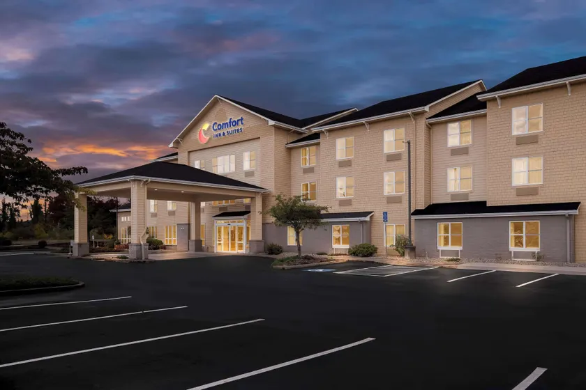 Comfort Inn & Suites Creswell - Image 1