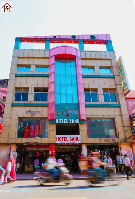 Hotel Sahu Near Kashi Vishwanath Temple Gate - Image 1