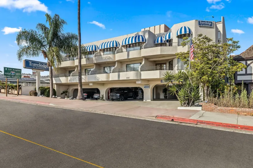 Travelodge by Wyndham San Clemente Beach - Image 1
