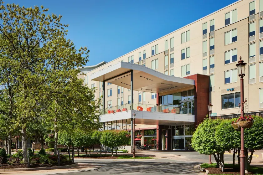 Aloft by Marriott Leawood-Overland Park - Image 1