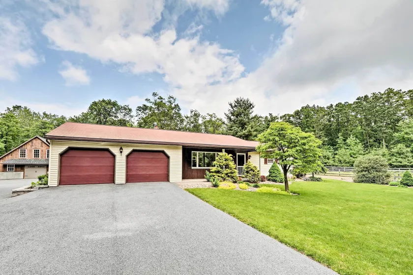 Family Home w/ WiFi, 14 Mi to Dutch Wonderland! - Image 1