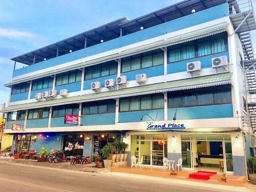 Krabi Grand Place Hotel - Image 1