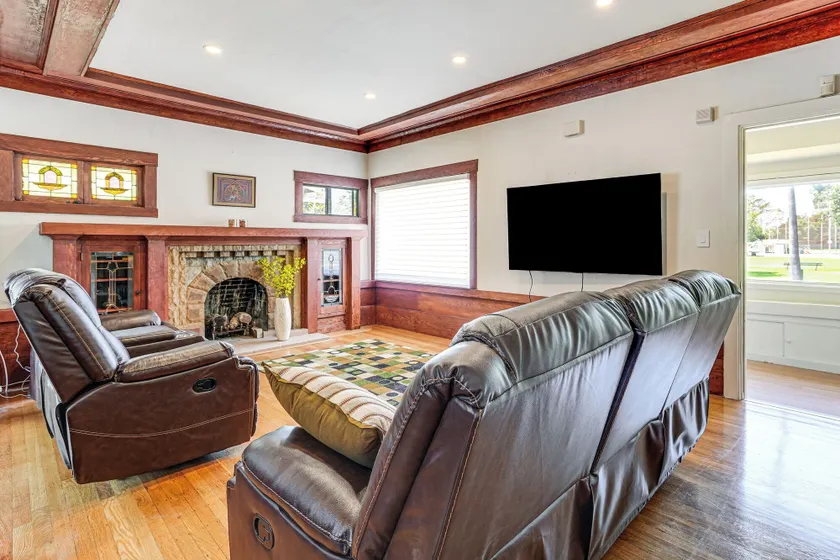 Stroll to SF Bay Beaches! Cozy Home in Alameda - Image 1