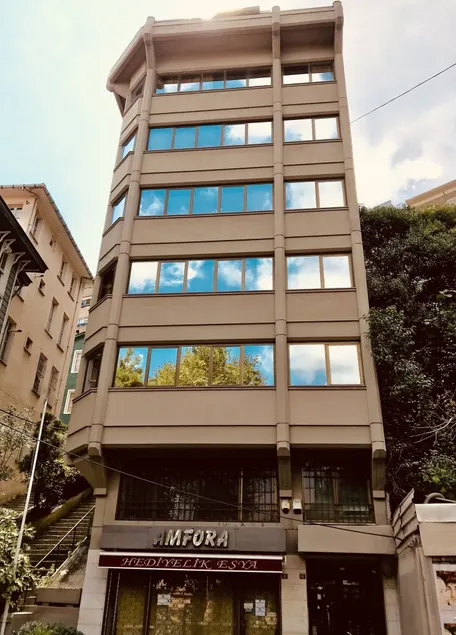Sirena's Suites - Image 1