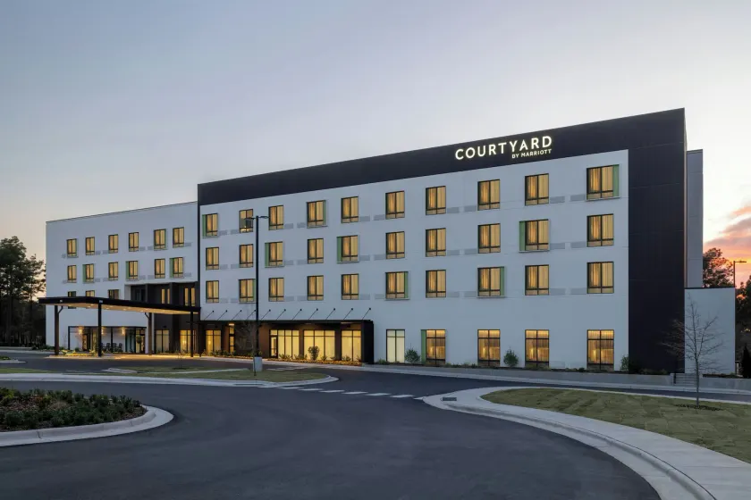 Courtyard by Marriott Southern Pines Aberdeen - Image 1