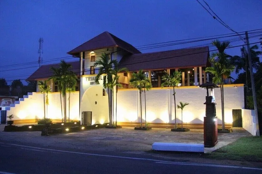 The Triangle Hotel - Image 1
