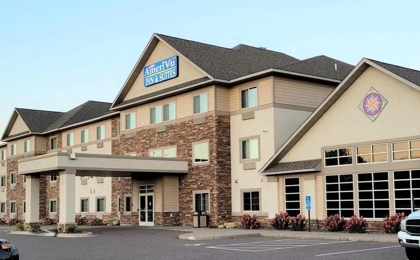 AmeriVu Inn and Suites - Chisago City - Image 1