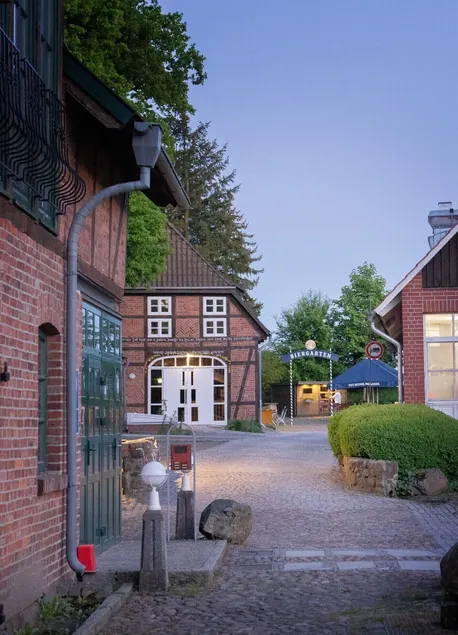 Heide Hotel Reinstorf bei Lüneburg - Image 1
