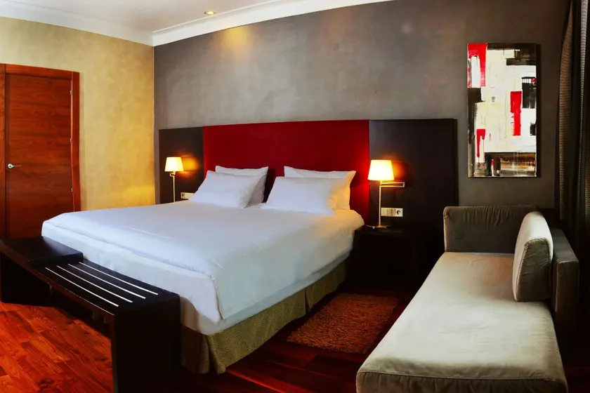 Hotel NH Poznan - Image 1
