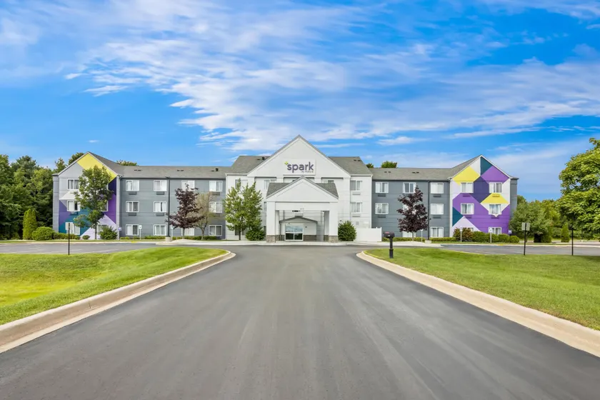 Spark by Hilton Traverse City - Image 1