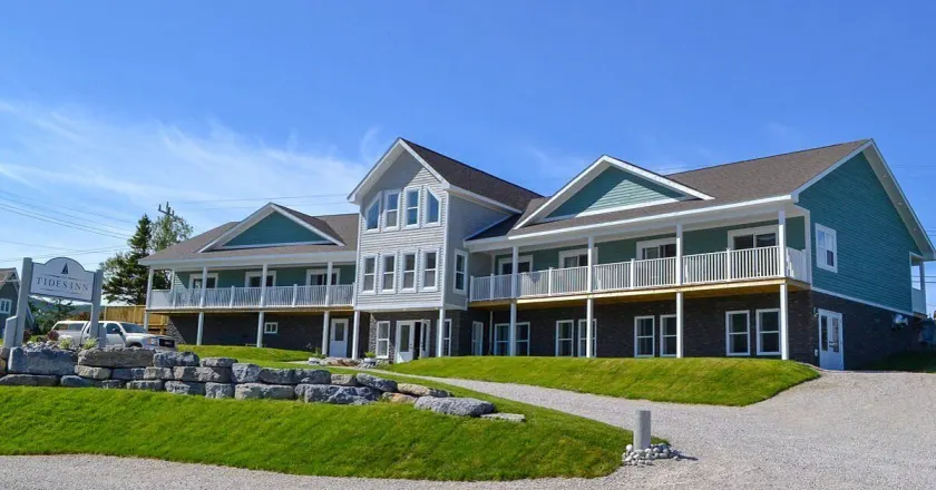 The Tides Inn - Image 1