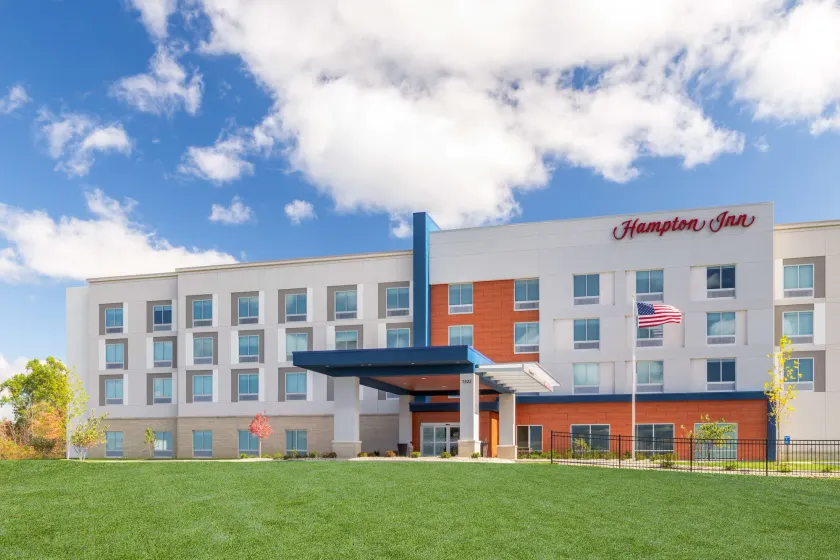 Hampton Inn by Hilton Bedford - Image 1