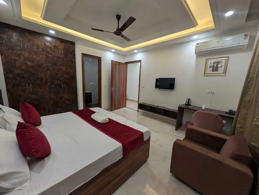 Hotel Venezia Grand - Image 1