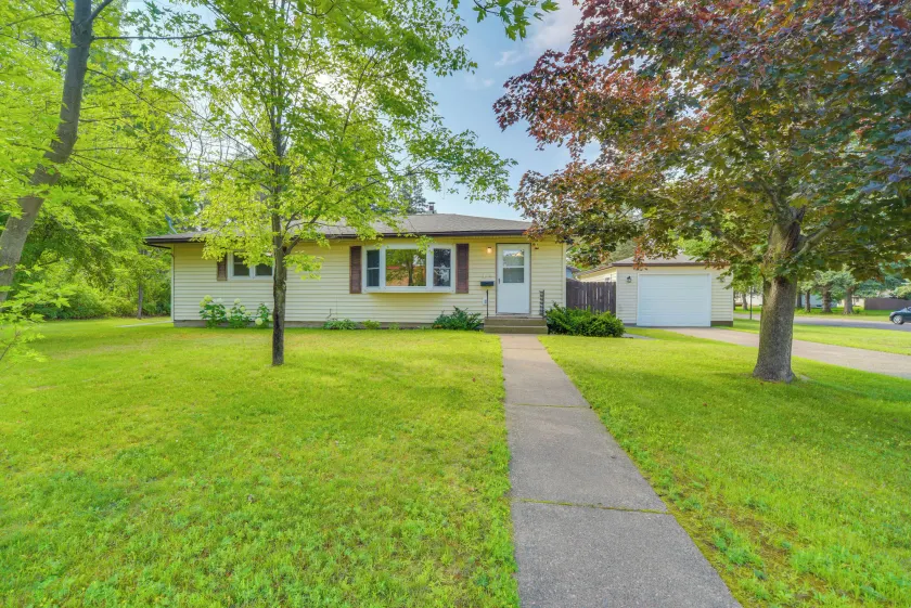 Sunny Cloquet Home - 2 Mi to St. Louis River! - Image 1