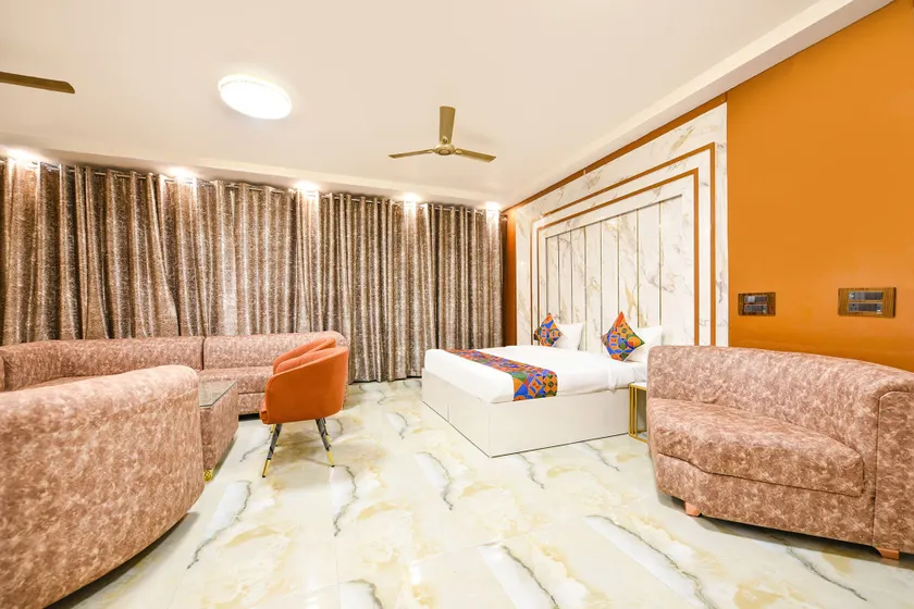 Fabhotel Royal'S Paradise - Image 1