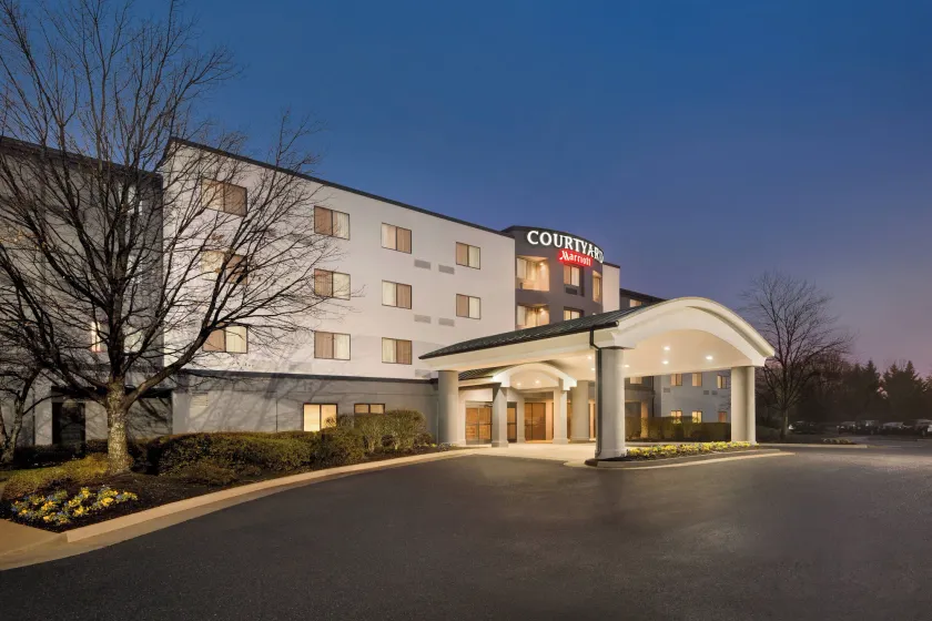 Courtyard by Marriott Potomac Mills Woodbridge - Image 1