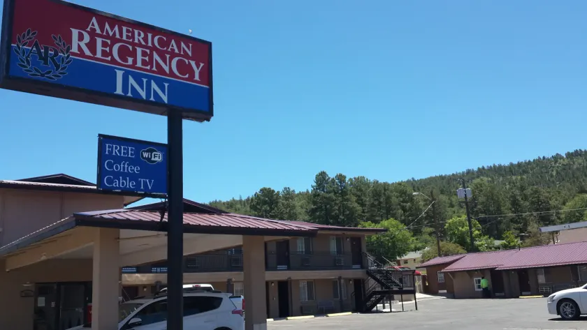 American Regency Inn - Image 1