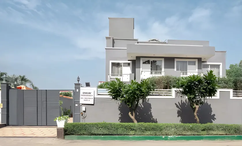 Enkay Residency Sector 15 - Image 1