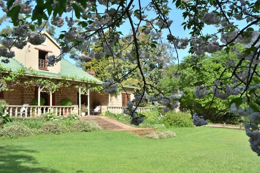 Old Halliwell Country Inn - Image 1