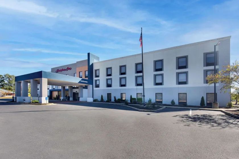 Hampton Inn Selma - Image 1