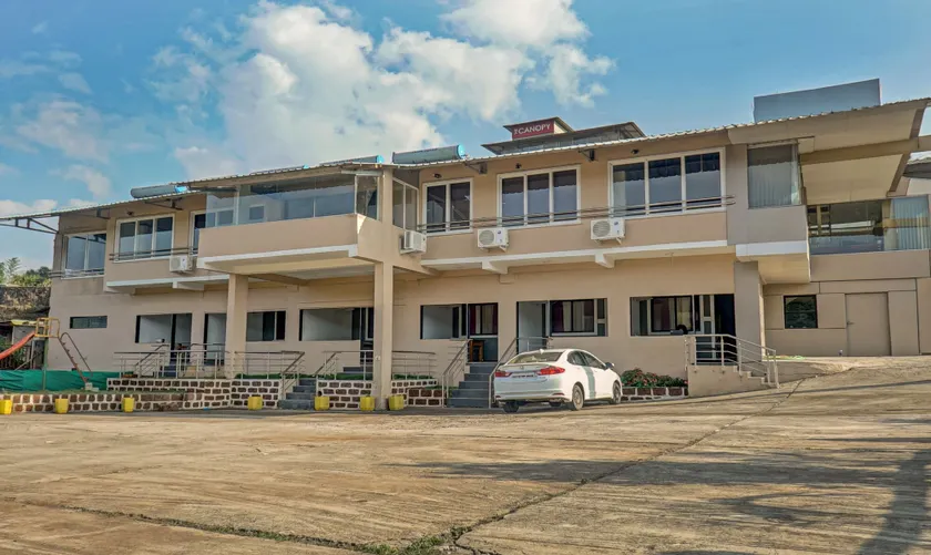 Hotel Lake Paradise Mahabaleshwar - Image 1
