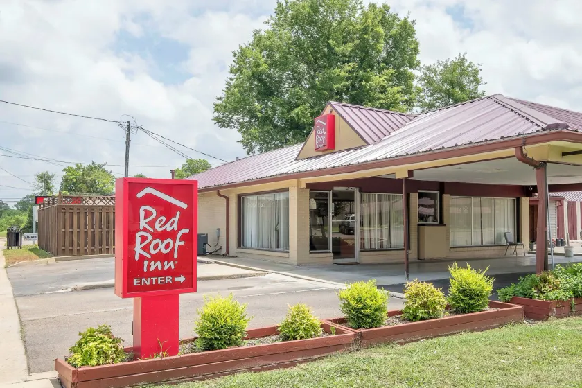 Red Roof Inn Starkville - University - Image 1