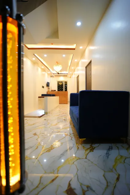 Om Palace Inn - Image 1
