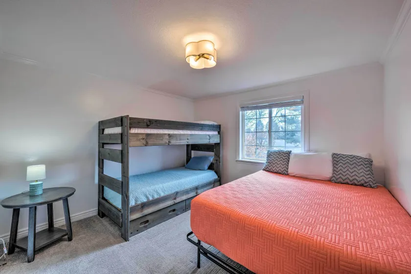 Spacious Layton Retreat w/ Private Hot Tub! - Interior