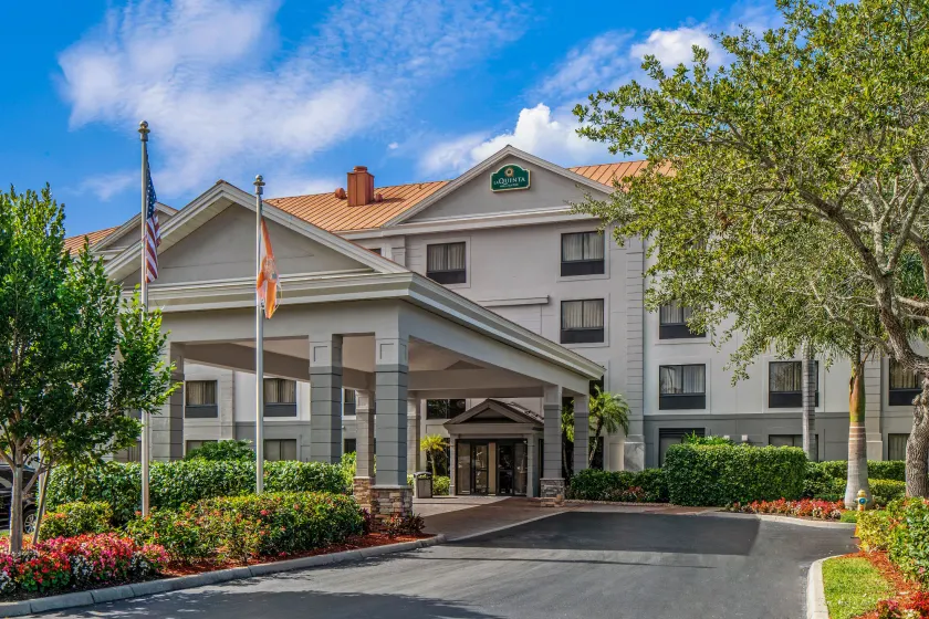 La Quinta by Wyndham Bonita Springs Naples North - Image 1