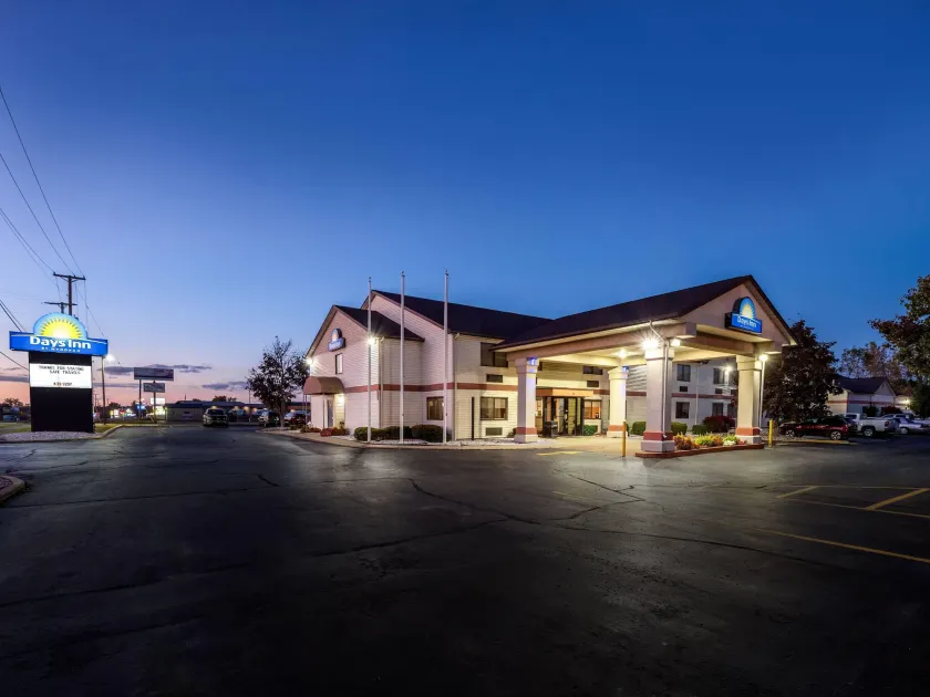 Days Inn by Wyndham Hillsdale - Image 1