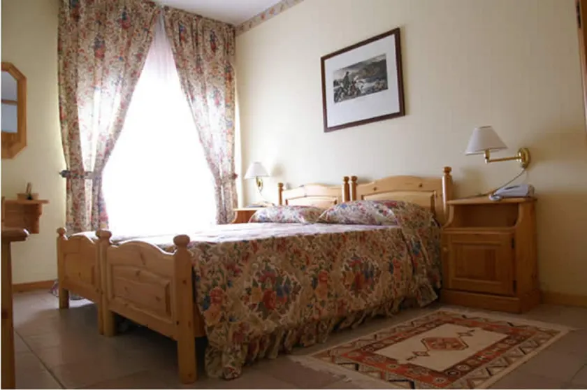 Hotel Lion - Image 1