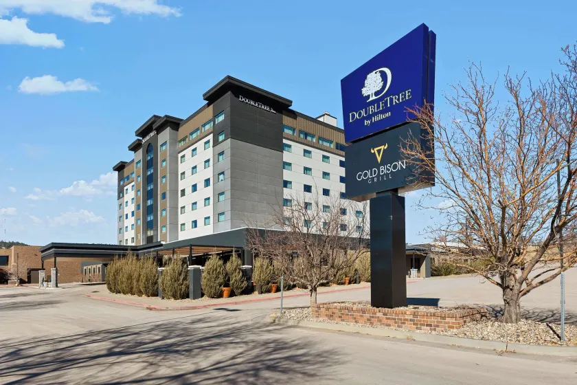 DoubleTree by Hilton Rapid City Downtown Convention Center - Image 1