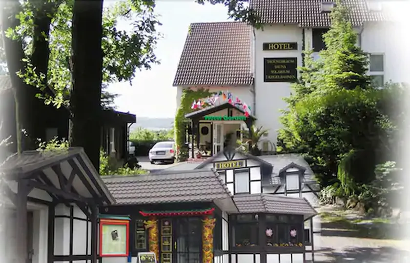 Hotel Garden - Image 1