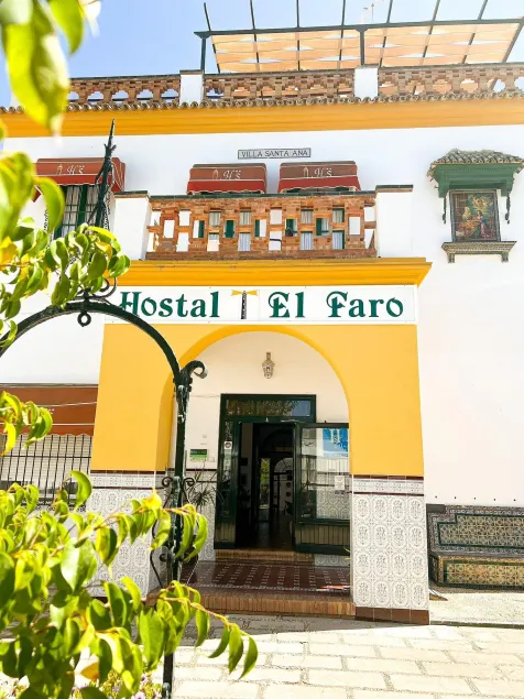 Hostal El Faro - Image 1