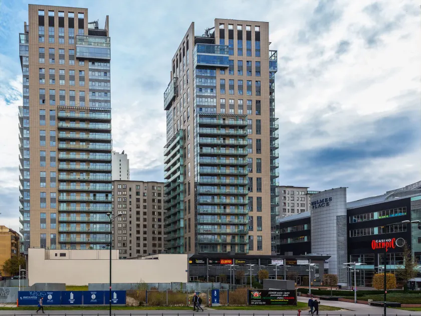 Platinum Towers Central Apartments - Image 1