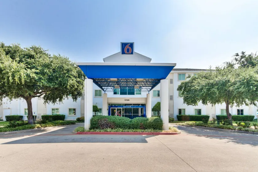 Motel 6-Lewisville, TX - Dallas - Image 1