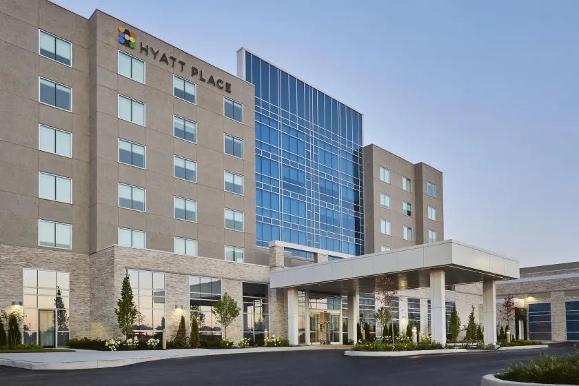 Hyatt Place Toronto Mississauga and Luxe Convention Centre - Image 1